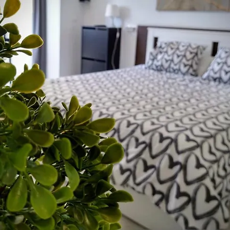 Apartment Amplio Estudio,vista Mar Y Montana, A Pasos Del Centro Torremolinos